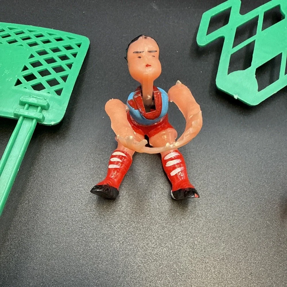 Oddest Vintage Sports‎ Cake Topper Hong Kong Basketball?